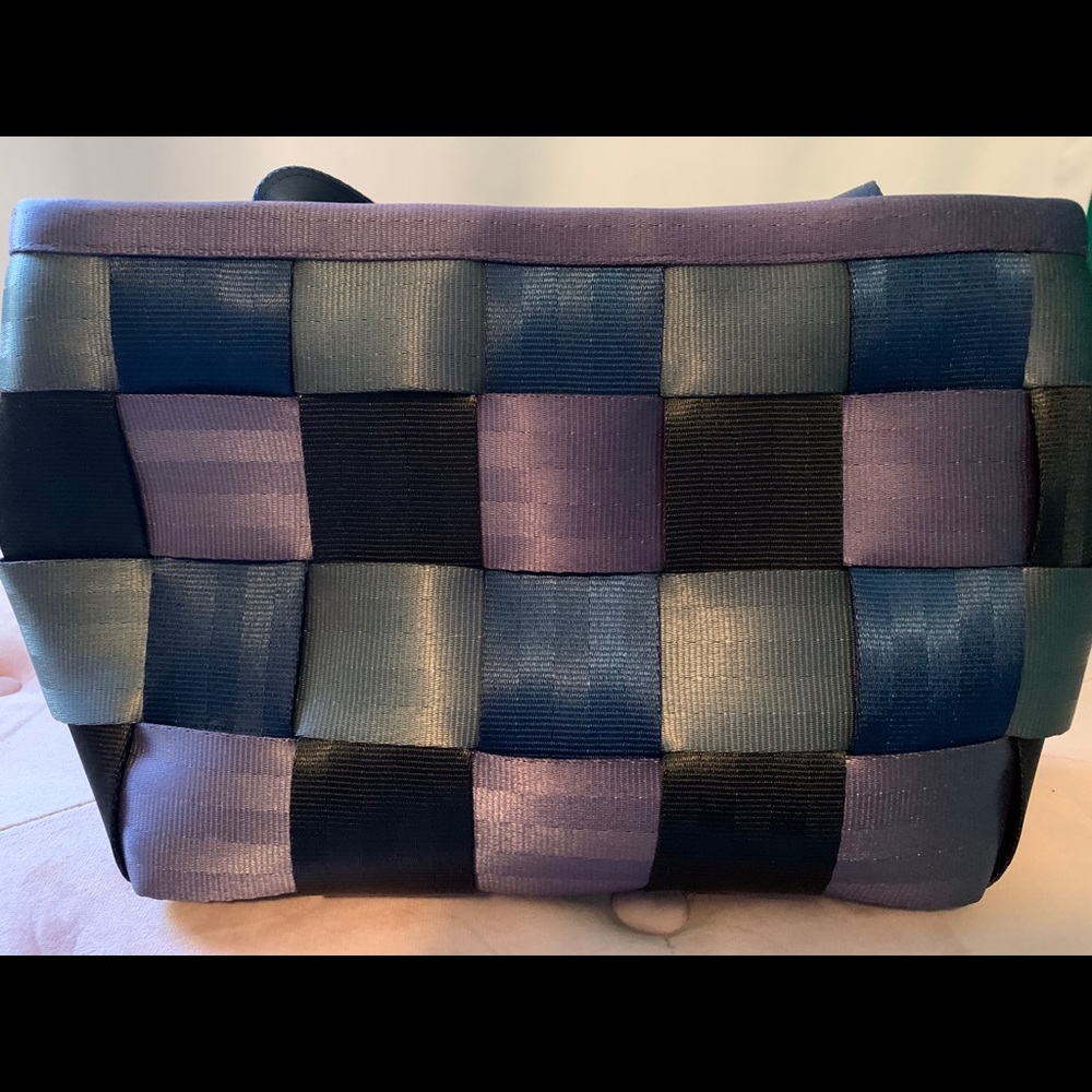 Harvey’s seatbelt LTD “Shoot for the stars” bag